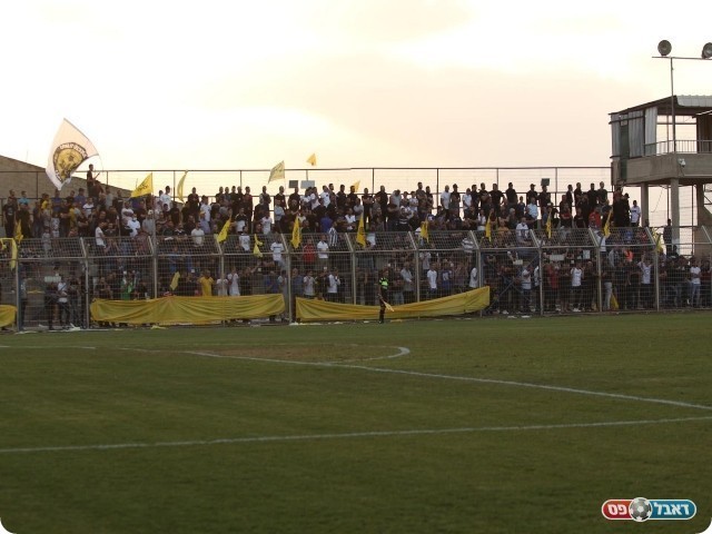 ימשיכו לעודד! אוהדי טמרה (צילום: דאפר מחאמיד)